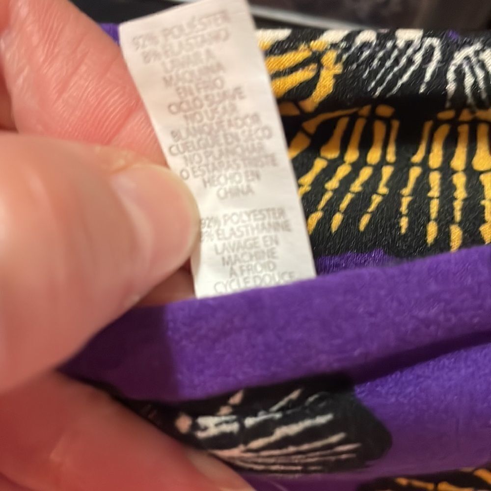 ✨LuLaRoe Purple Halloween Skeleton & Bones Leggings - Picture 7 of 7